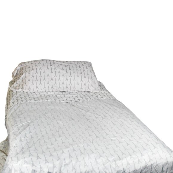 Eiffel Tower Print King Size Sheet Set - White with Grey Eiffel Towers - Picture 1 of 12